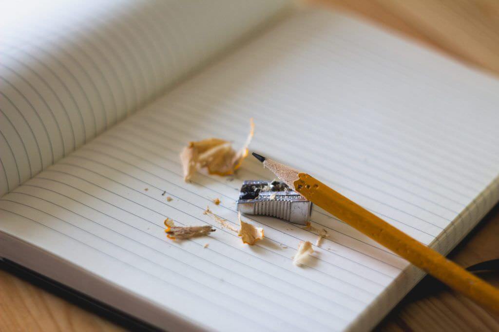 Cahier et crayon de papier